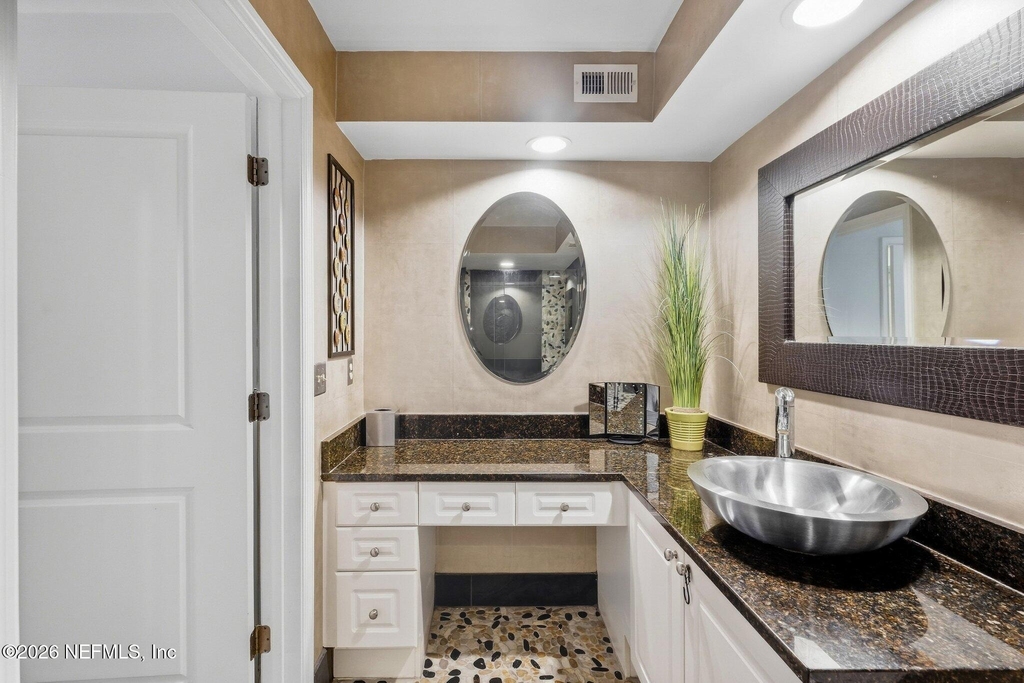 400 E Bay Street - Photo 16