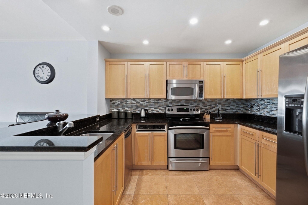 400 E Bay Street - Photo 5