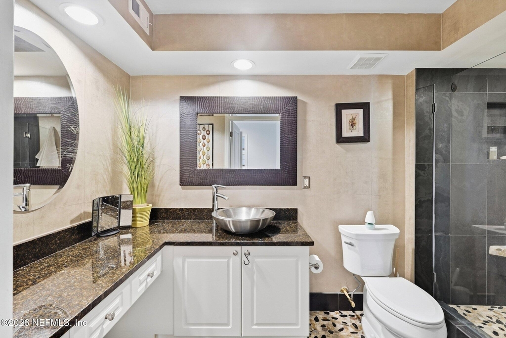 400 E Bay Street - Photo 14