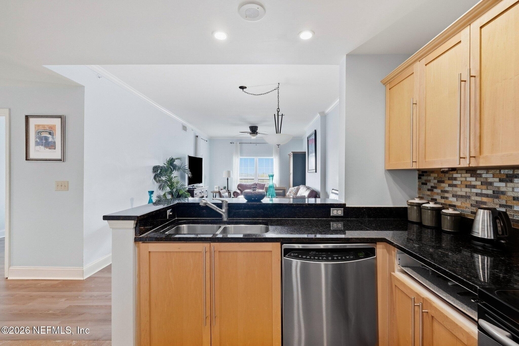400 E Bay Street - Photo 6