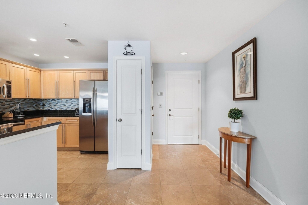 400 E Bay Street - Photo 4