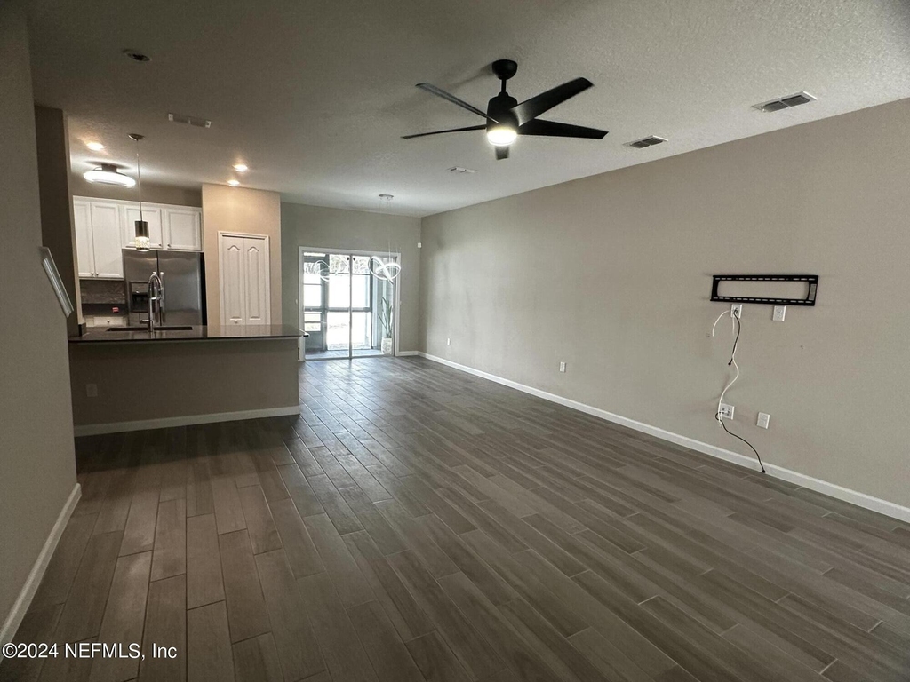7371 Palm Hills Drive - Photo 10