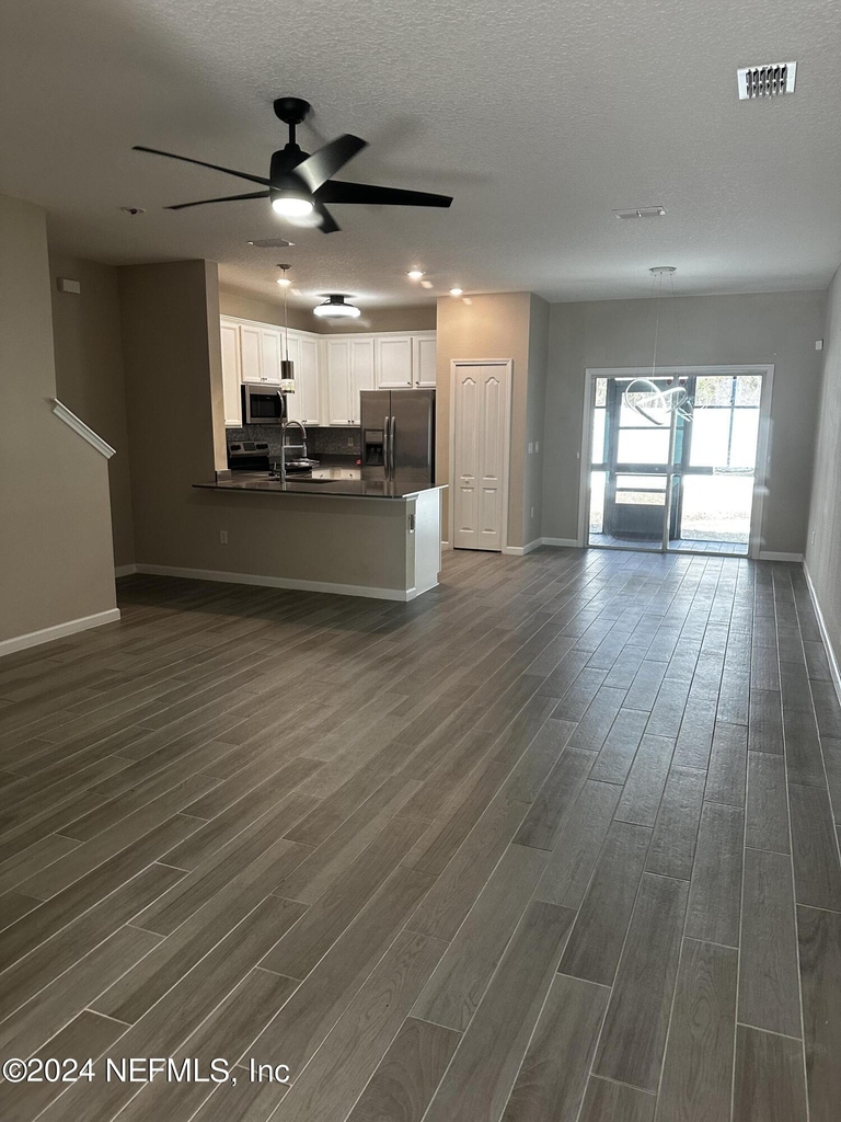 7371 Palm Hills Drive - Photo 8