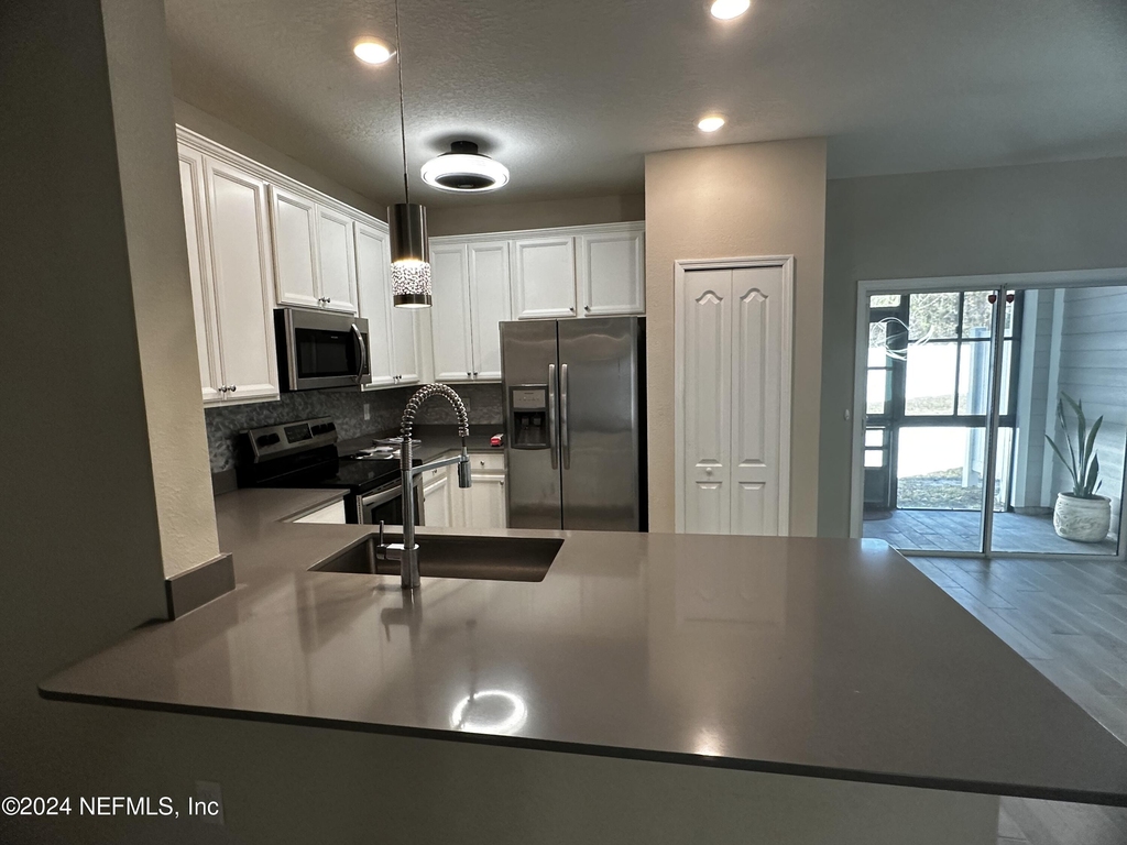 7371 Palm Hills Drive - Photo 16
