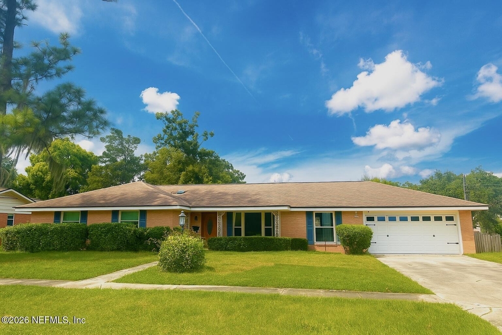 1148 Montego Road E - Photo 0