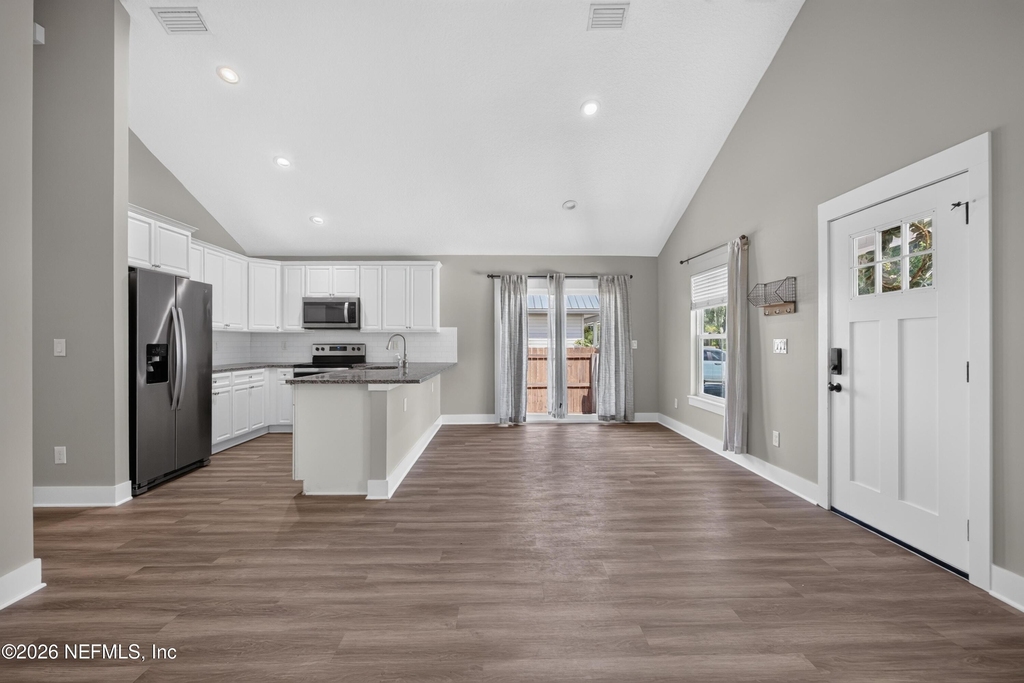 2855 N Eighth Street - Photo 7
