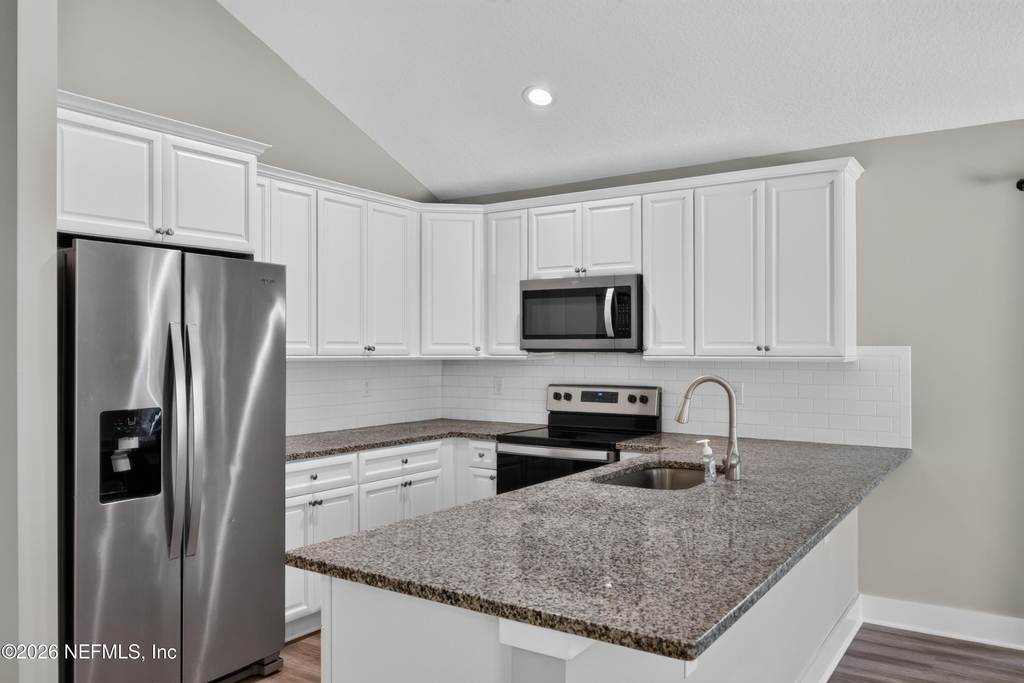 2855 N Eighth Street - Photo 5