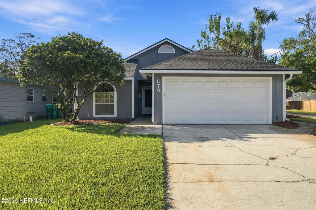 678 5th Avenue N - Photo 1
