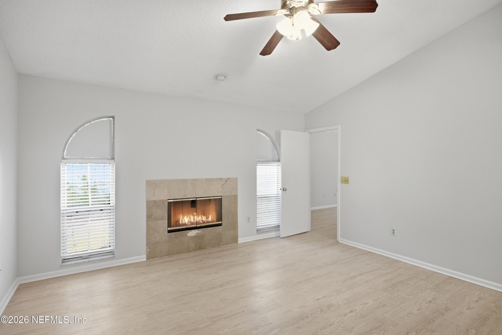 678 5th Avenue N - Photo 9
