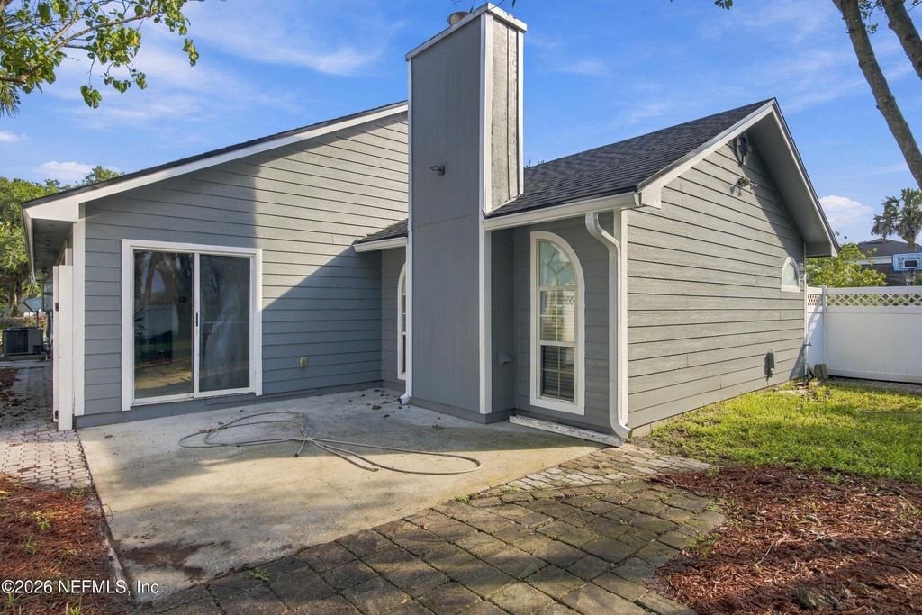 678 5th Avenue N - Photo 23