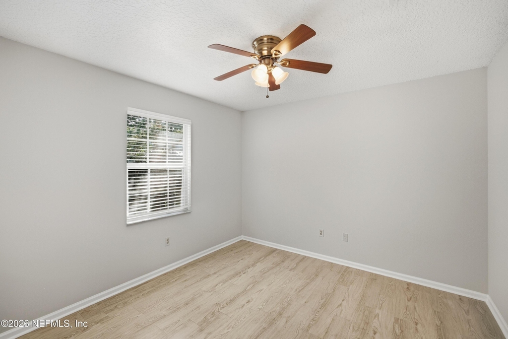 678 5th Avenue N - Photo 4