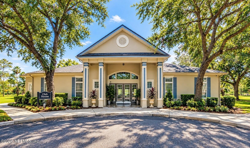 13700 Richmond Park Drive N - Photo 15