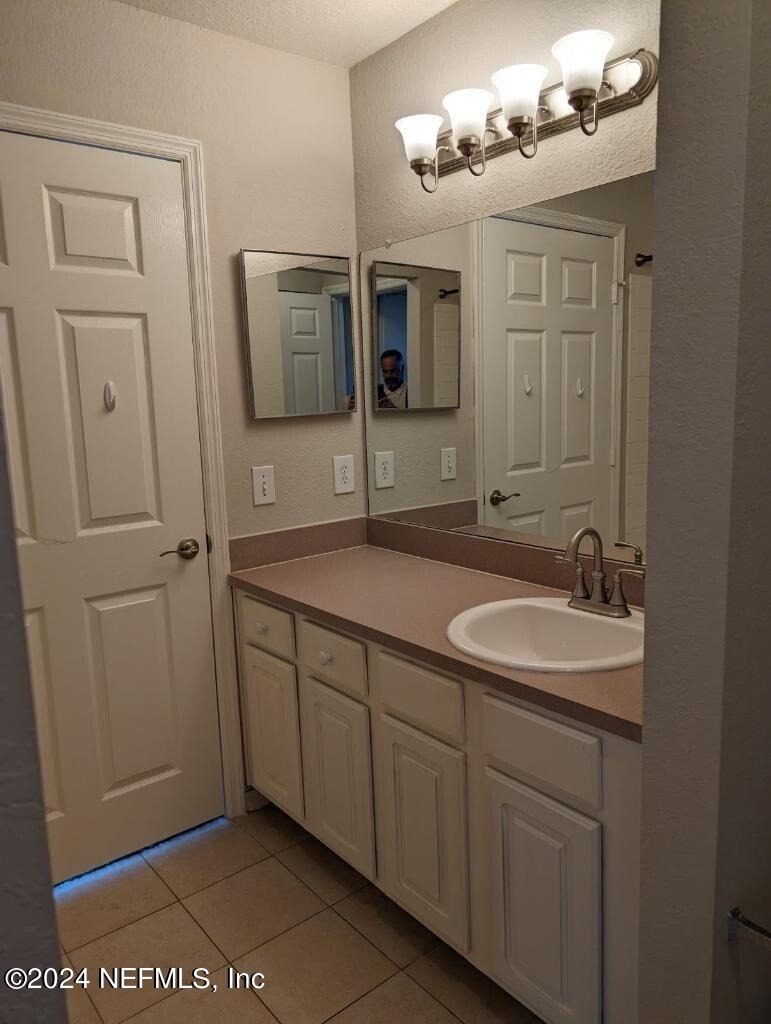 13703 Richmond Park Drive N - Photo 15