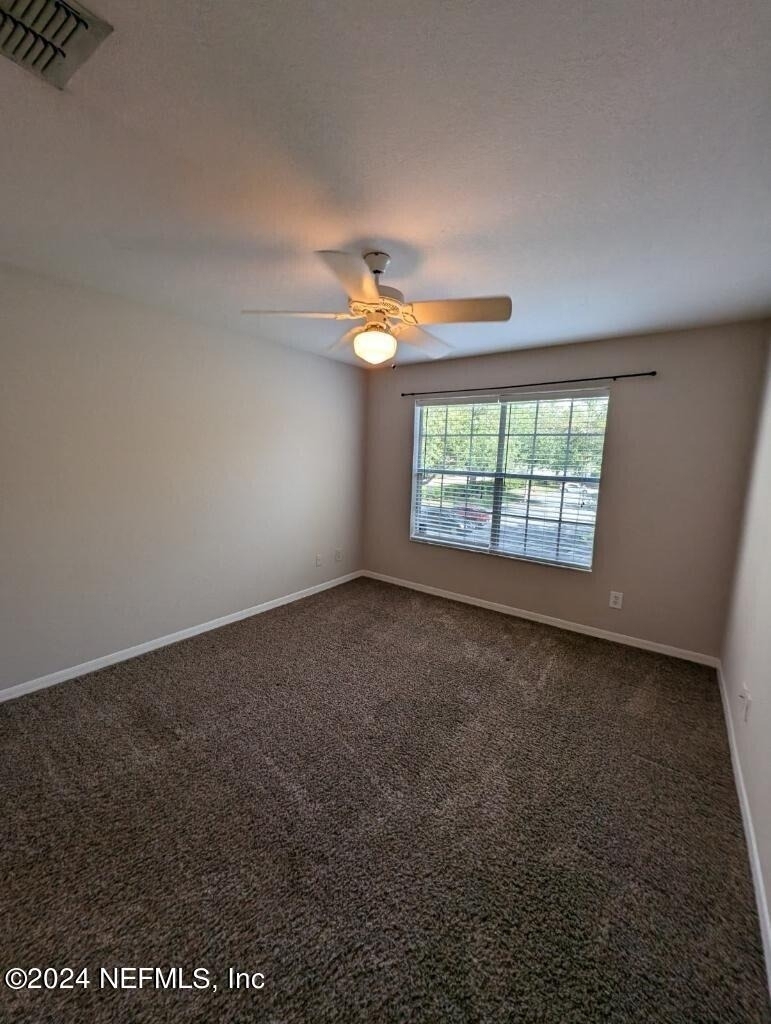 13703 Richmond Park Drive N - Photo 12