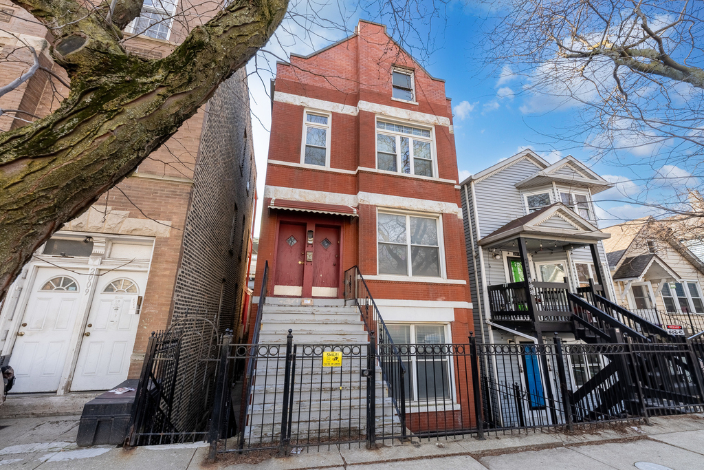 2011 W Cullerton Street - Photo 0