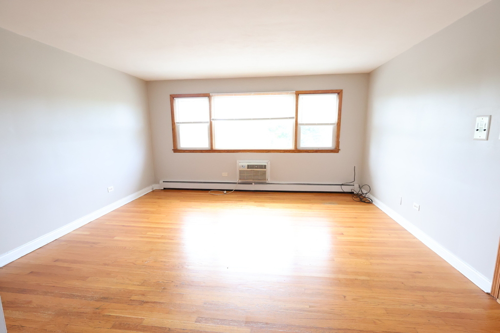 420 Beach Avenue - Photo 4