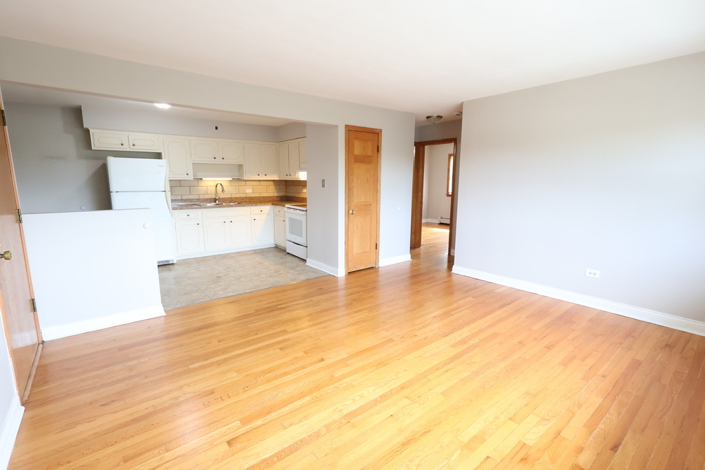 420 Beach Avenue - Photo 2