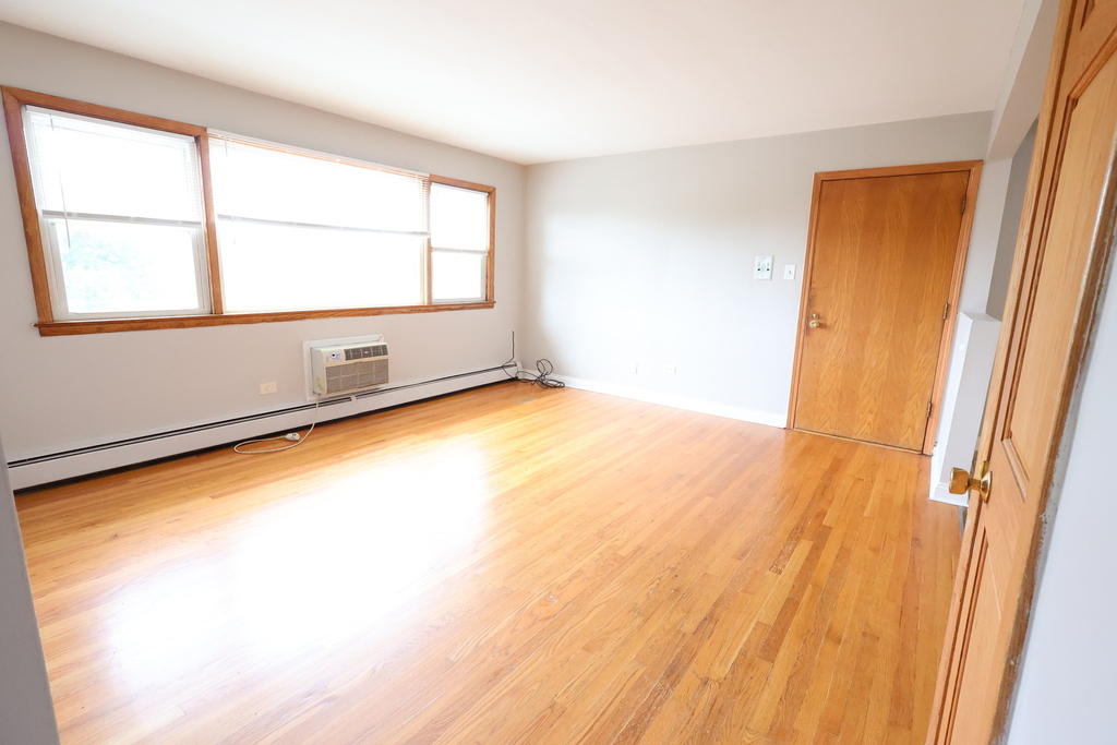 420 Beach Avenue - Photo 3
