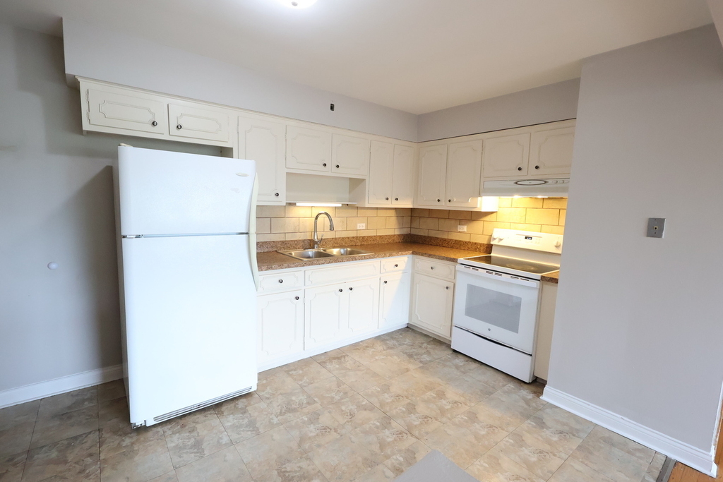 420 Beach Avenue - Photo 6