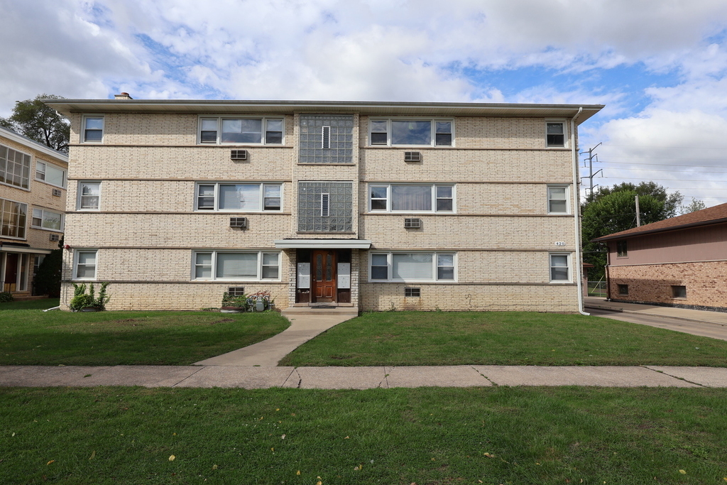 420 Beach Avenue - Photo 0