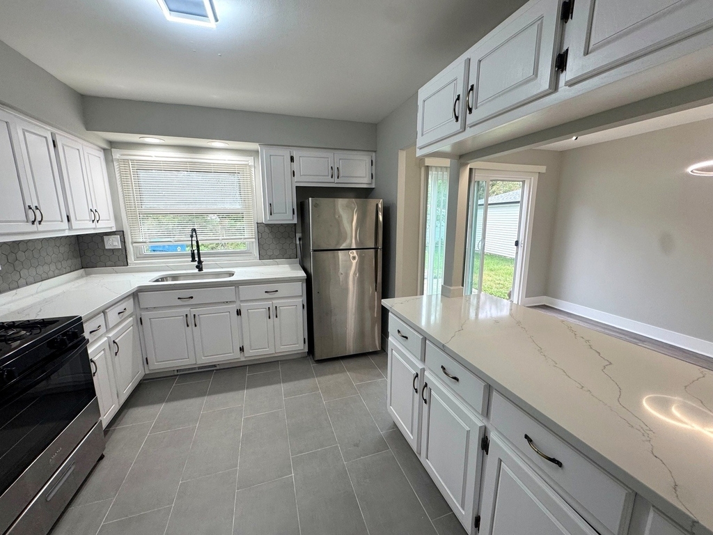 1855 Reichert Avenue - Photo 7