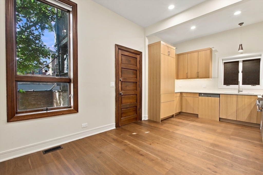 2020 N Fremont Street N - Photo 16