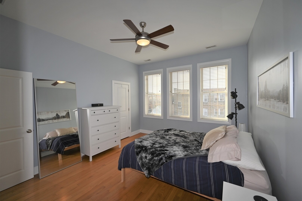 2108 N California Avenue - Photo 13