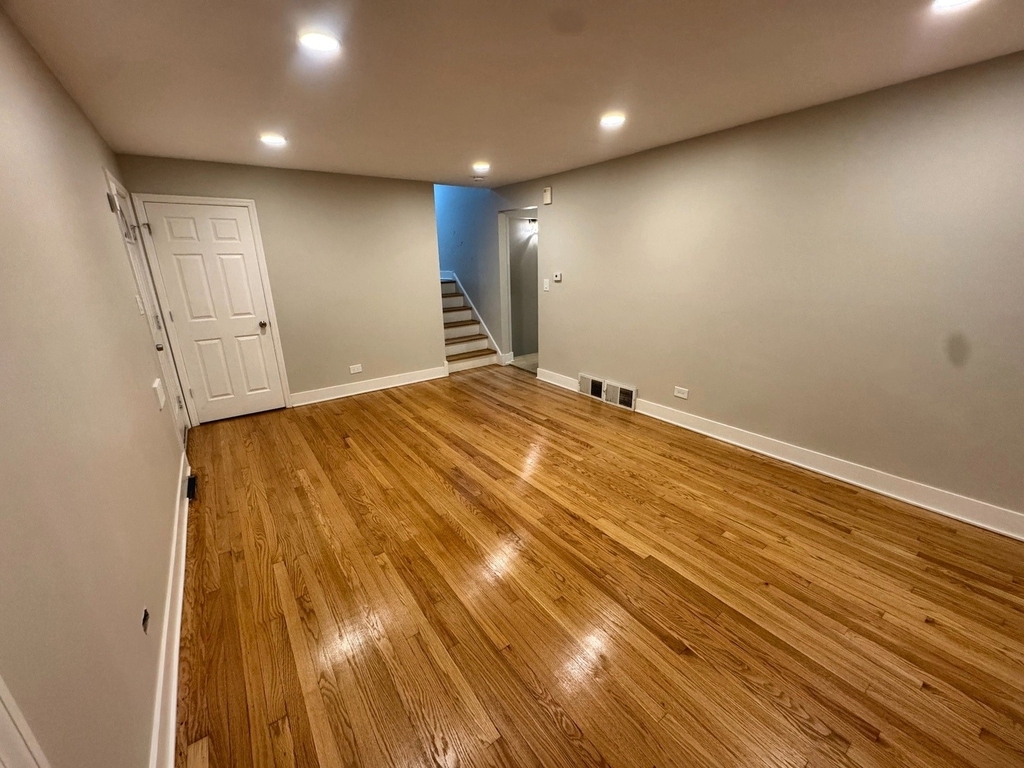 14635 Woodlawn Avenue - Photo 1