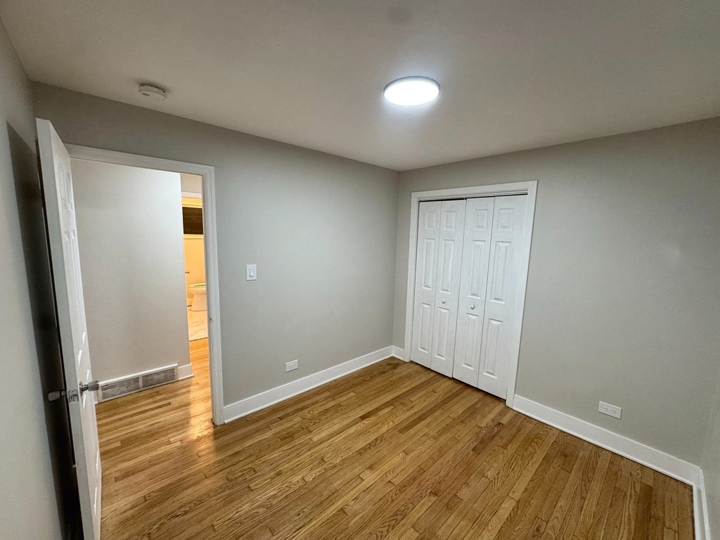 14635 Woodlawn Avenue - Photo 7