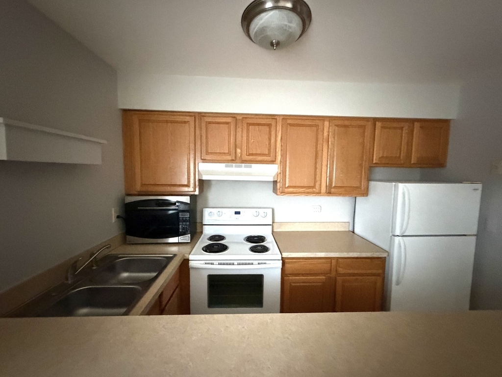 56 1/2 Main Street - Photo 2