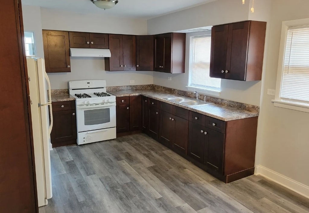9035 S Euclid Avenue - Photo 2