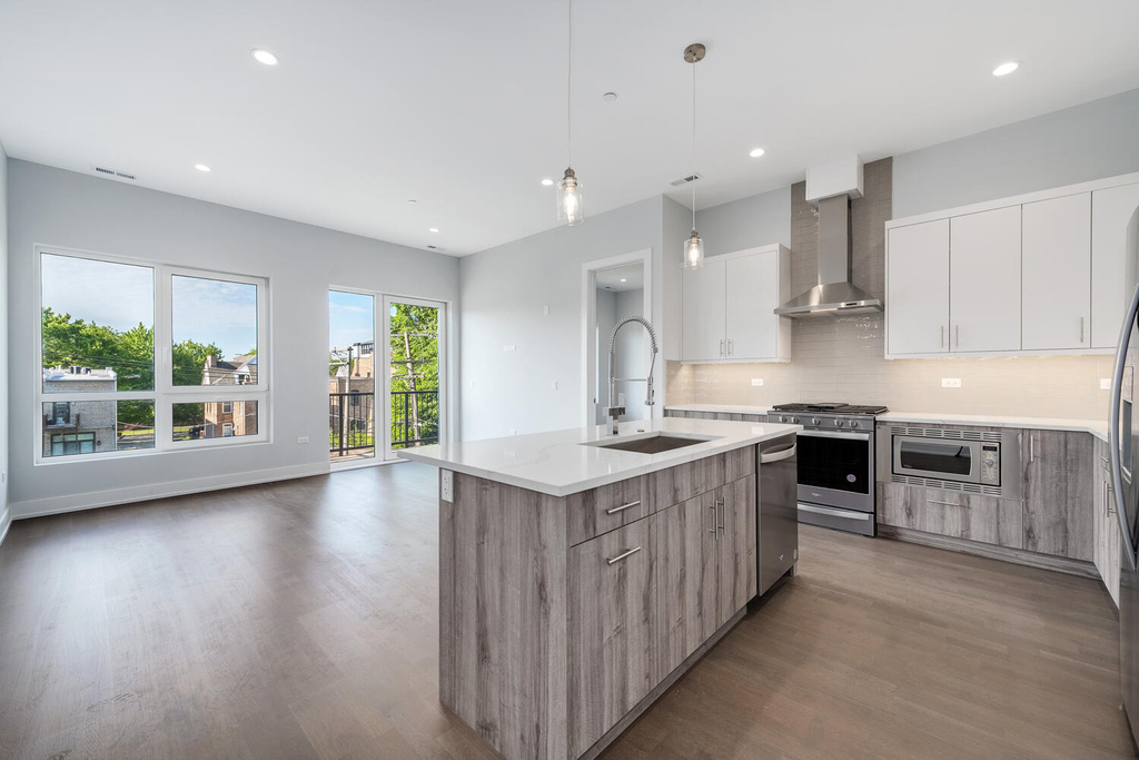 2139 W Madison Street - Photo 1