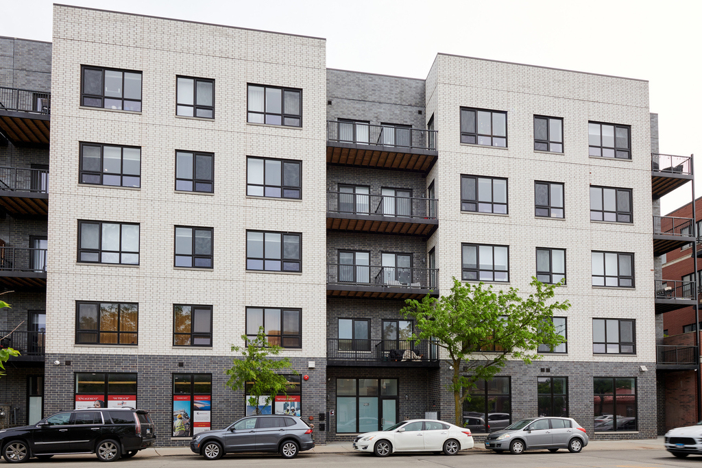2139 W Madison Street - Photo 0