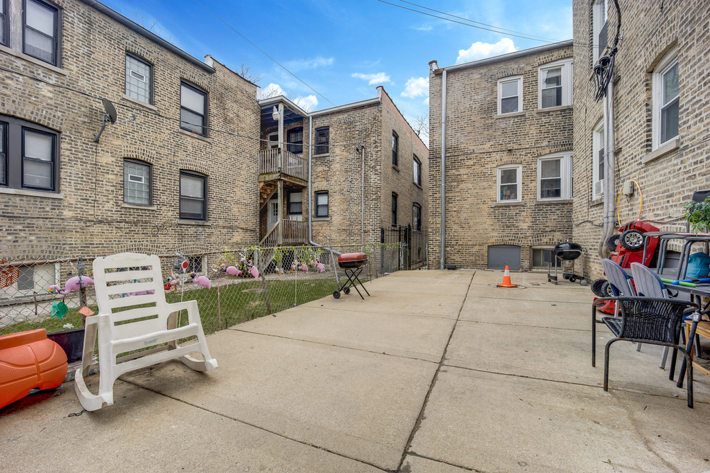 4406 W Altgeld Street - Photo 15