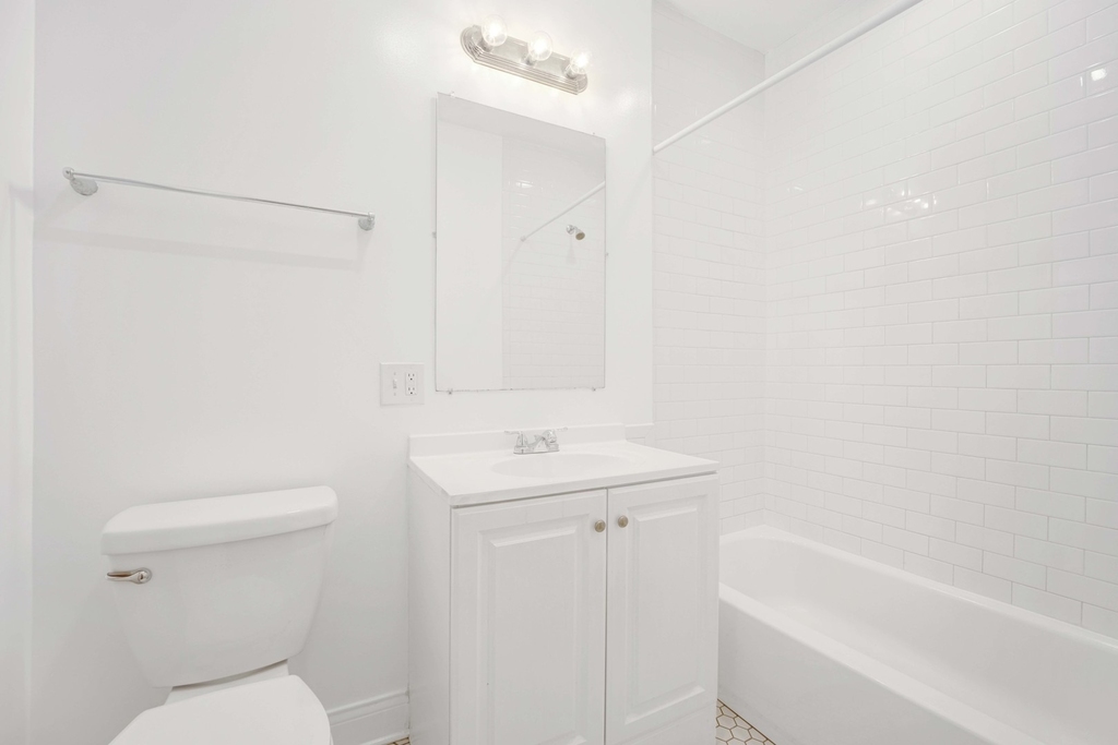4406 W Altgeld Street - Photo 13
