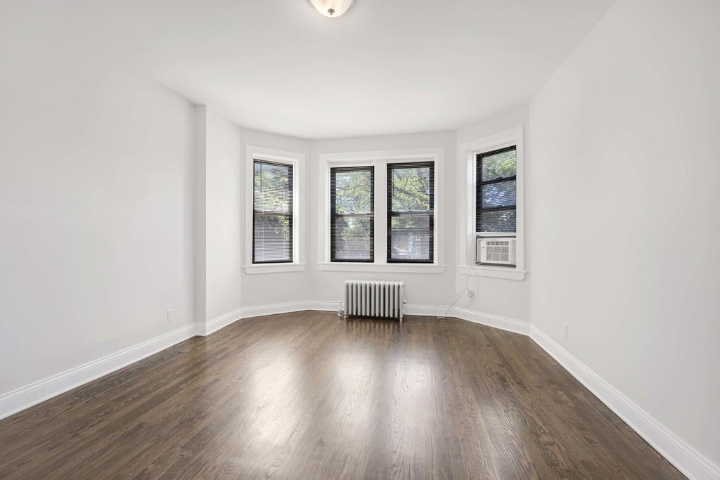 4406 W Altgeld Street - Photo 9