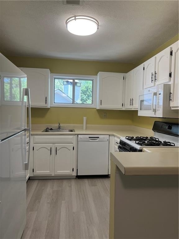 1648 Raleigh Circle Se - Photo 1