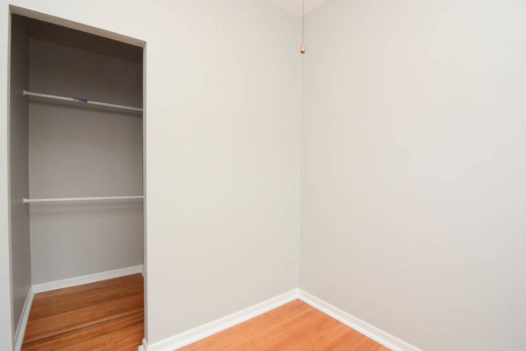 2101 W Montrose Avenue - Photo 10