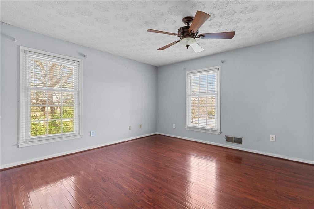 1560 Sever Road - Photo 32
