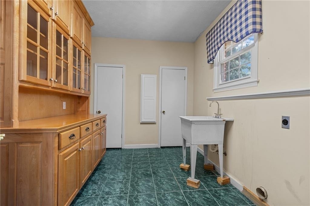1560 Sever Road - Photo 35