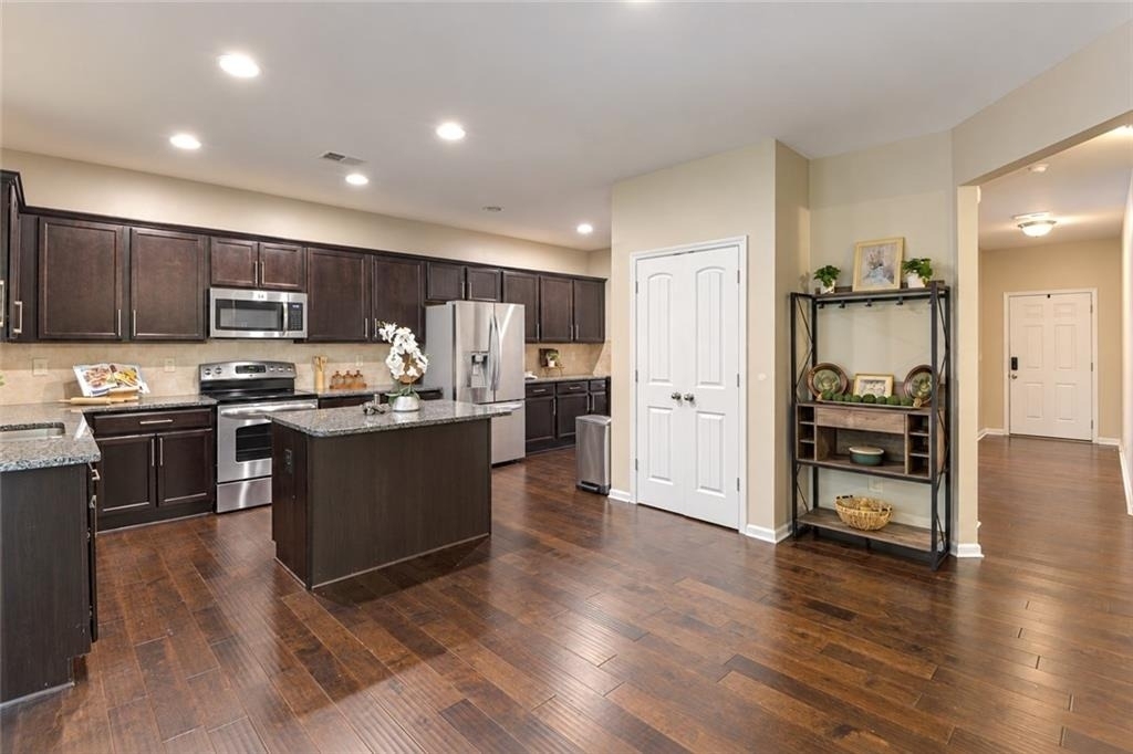 902 Whitfield Oak Road - Photo 3