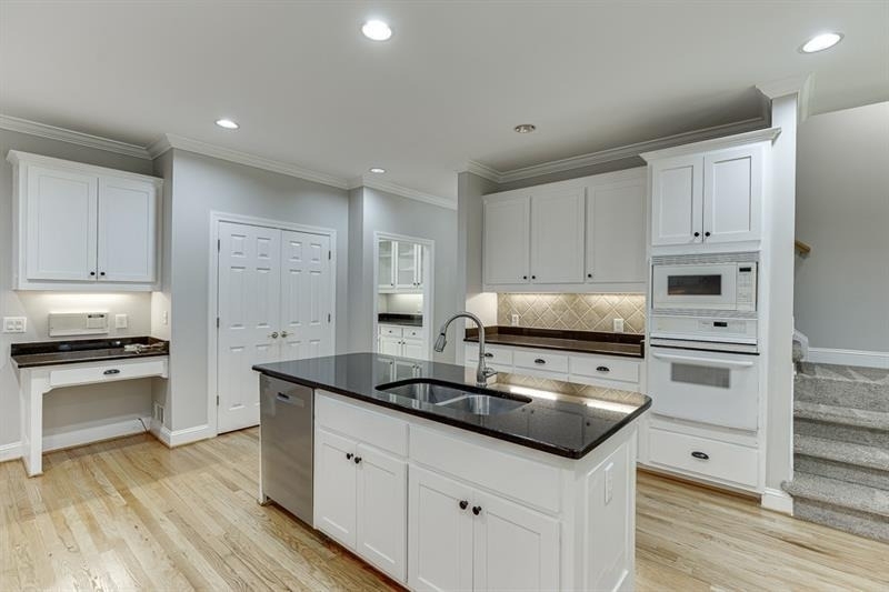 9345 Riverclub Parkway - Photo 16