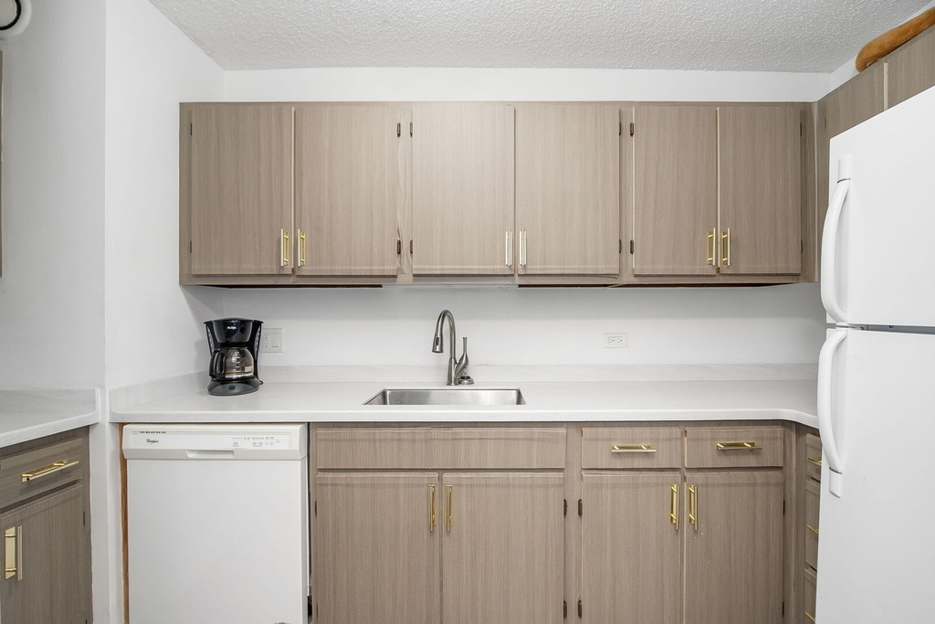 1122 N Clark Street - Photo 5