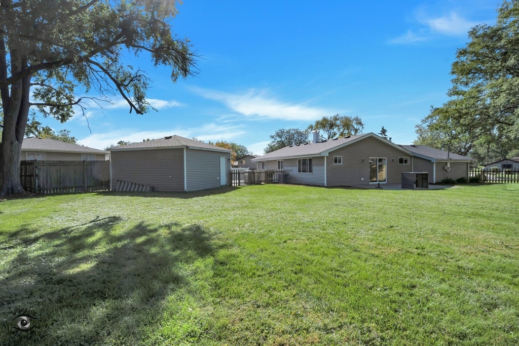 8600 169th Street - Photo 16