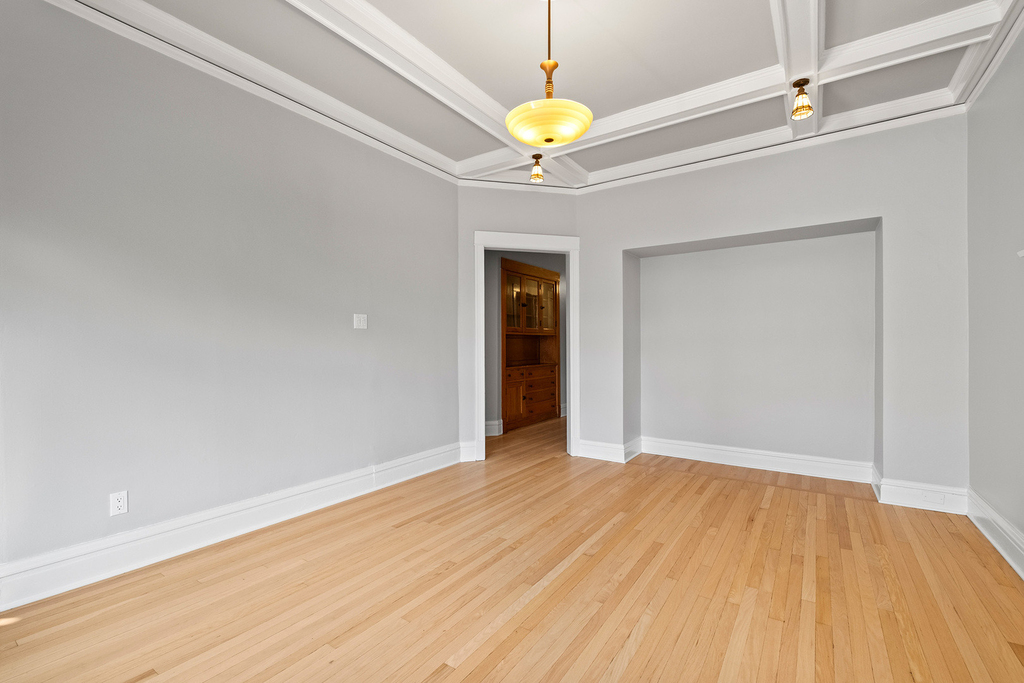 1335 W Thorndale Avenue - Photo 9