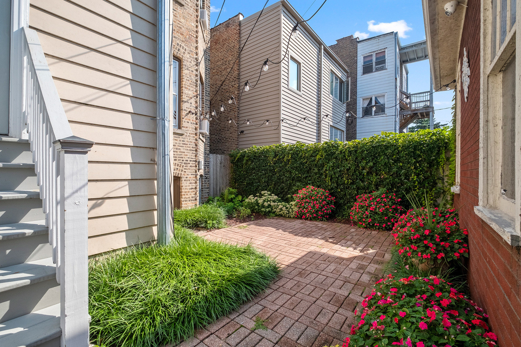 1335 W Thorndale Avenue - Photo 13