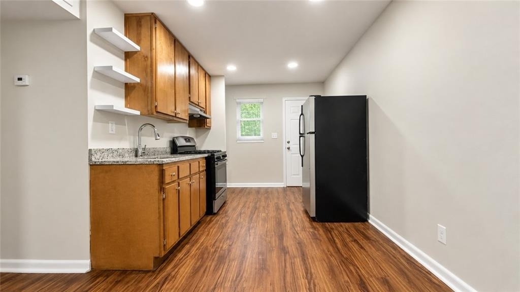 3203 E Point Street - Photo 3