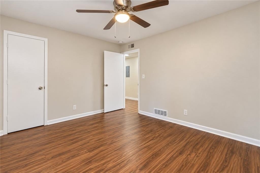 3203 E Point Street - Photo 8