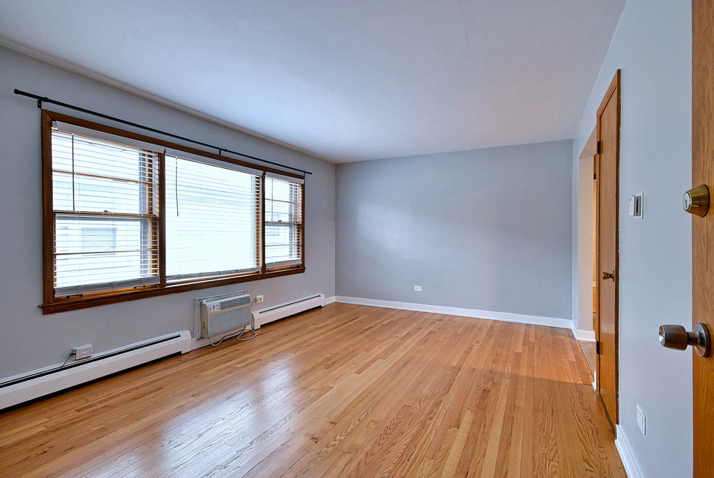 7610 W Belmont Avenue - Photo 3