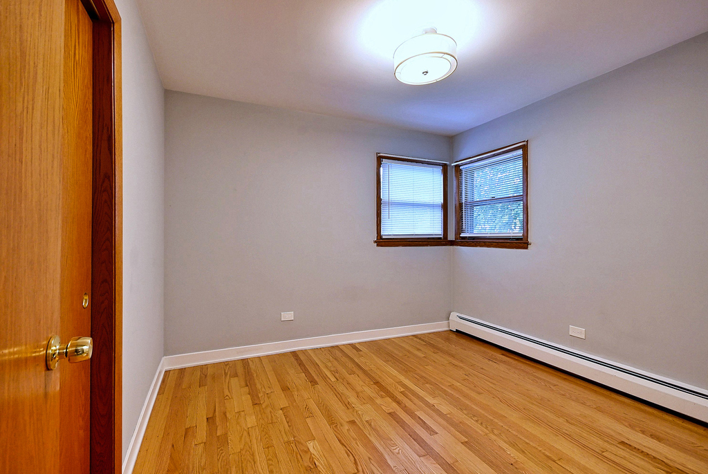 7610 W Belmont Avenue - Photo 7